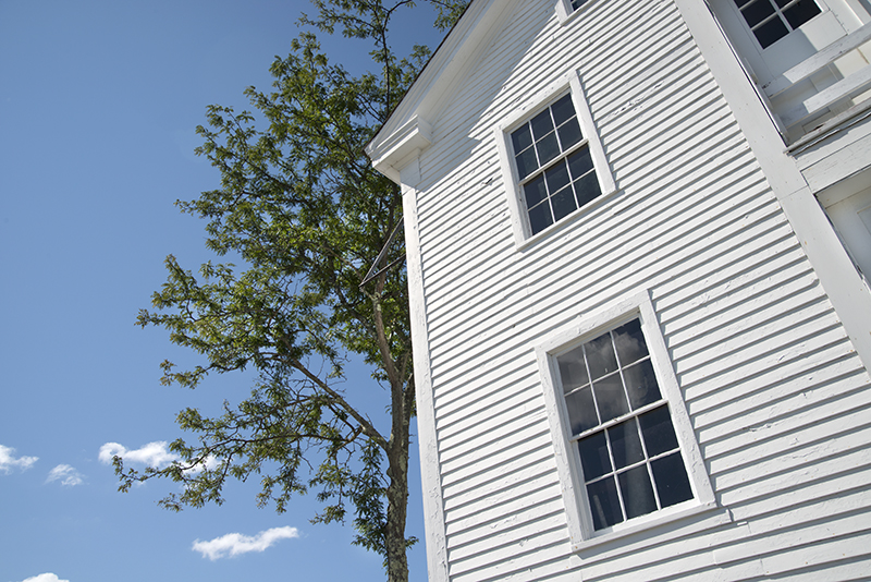 White house against blue sky